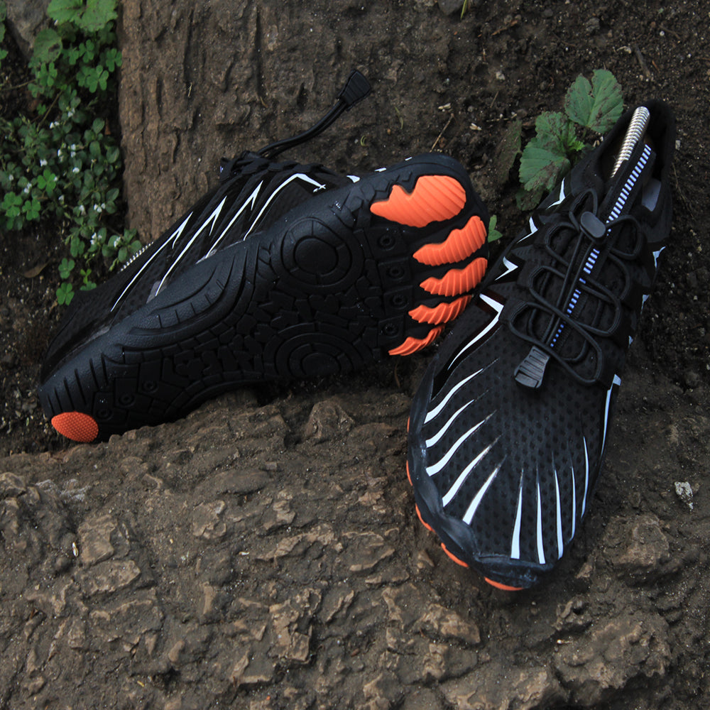 Black Eskuri Barefoot Shoes with White Accents